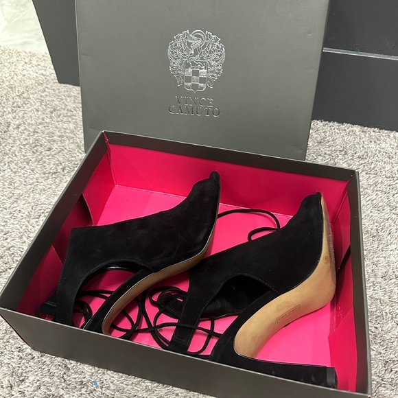 Vince Camuto Black Suede High Heels size 9 - Picture 3 of 11